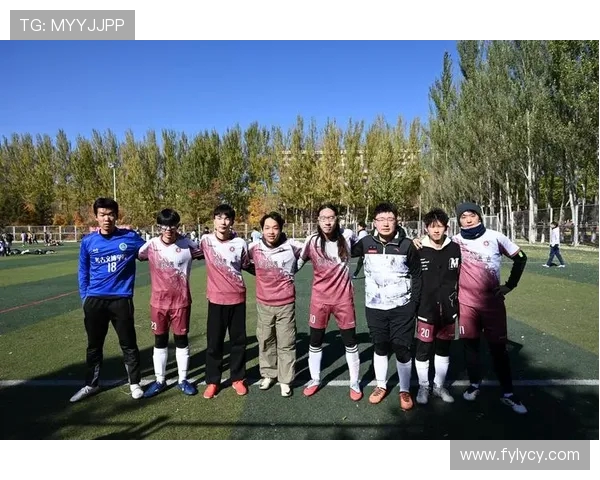 绿茵逐梦青春热血燃烧展现团队拼搏精神的足球盛宴