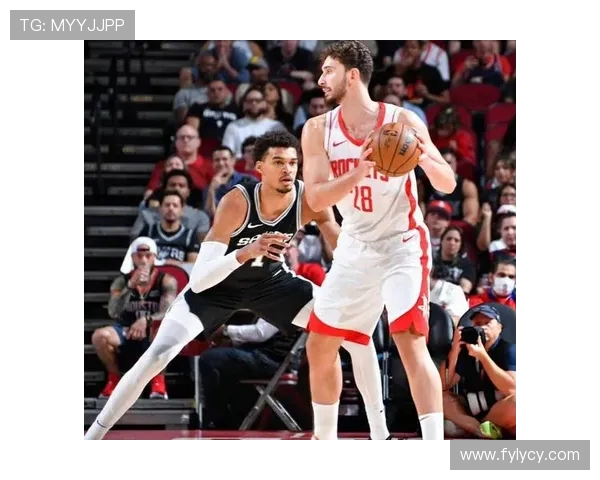 火箭队与马刺激战正酣 球迷期待两队迎来精彩对决时刻 火箭队与马刺激战正酣 球迷期待两队迎来精彩对决时刻